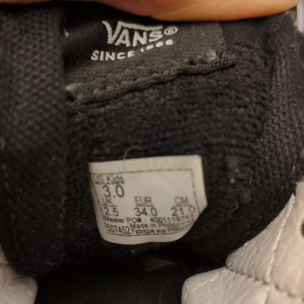 Vans - Picture 5 of 6